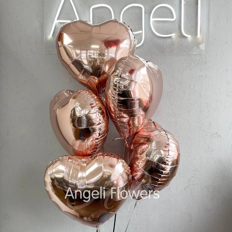 Фонтан из 5 Фольгированных Сердец